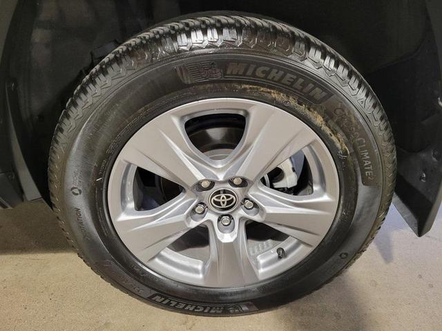 Photo of 2022 Silver Sky Metallic Toyota RAV4