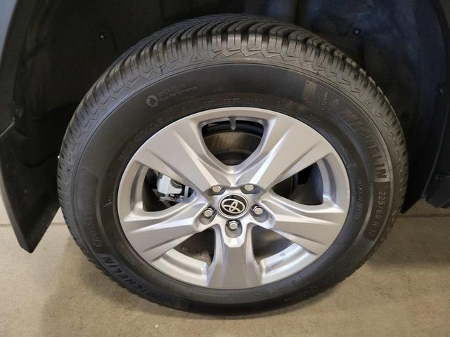 Photo of 2022 Silver Sky Metallic Toyota RAV4