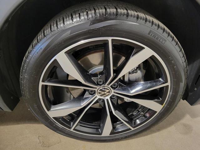 Photo of 2024 Atlantic Blue Metallic Volkswagen Tiguan