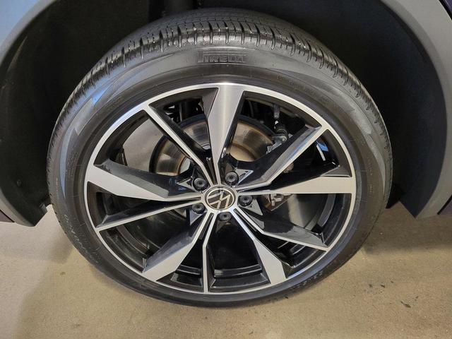 Photo of 2024 Atlantic Blue Metallic Volkswagen Tiguan