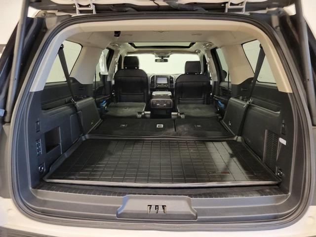 Photo of 2019 White Platinum Metallic Tri-Coat Ford Expedition Max