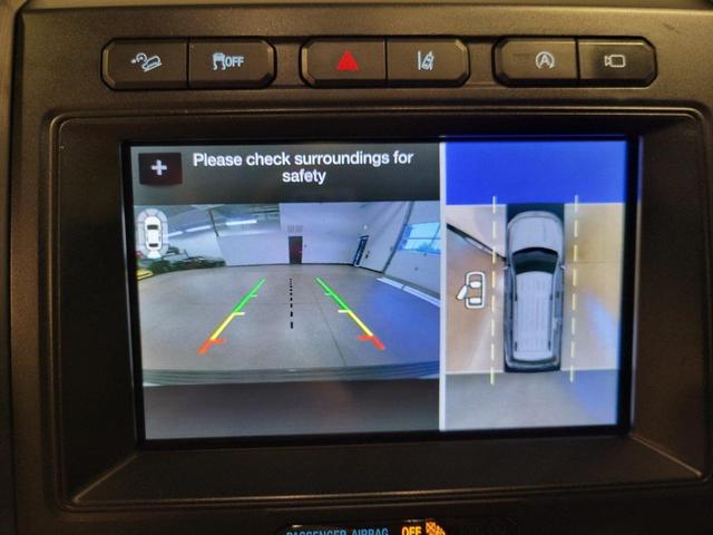 Photo of 2019 White Platinum Metallic Tri-Coat Ford Expedition Max