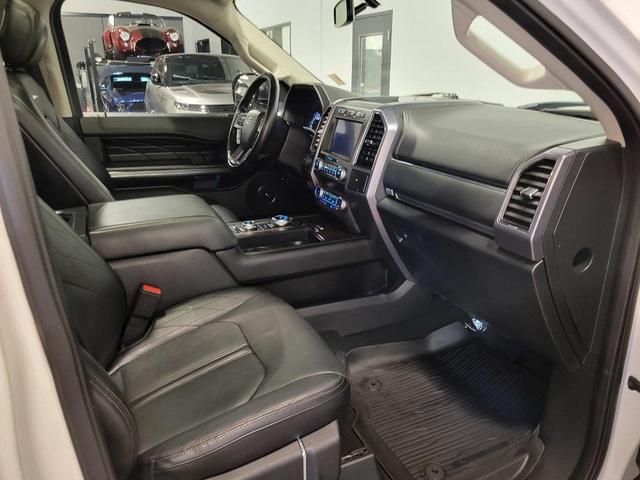 Photo of 2019 White Platinum Metallic Tri-Coat Ford Expedition Max