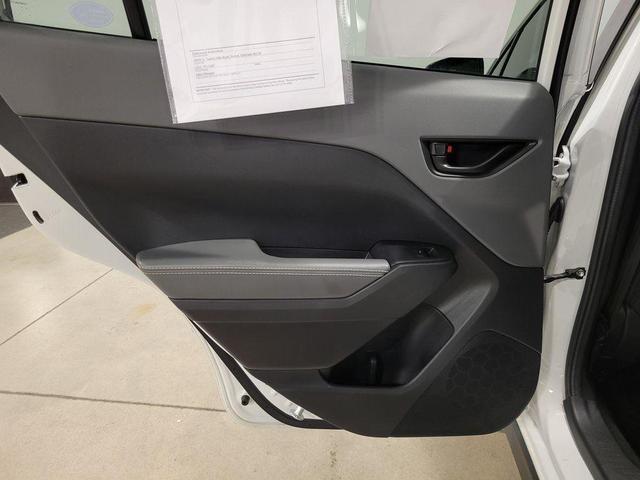 Photo of 2024 Crystal White Pearl Subaru Crosstrek