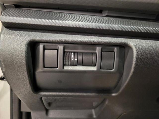 Photo of 2024 Crystal White Pearl Subaru Crosstrek