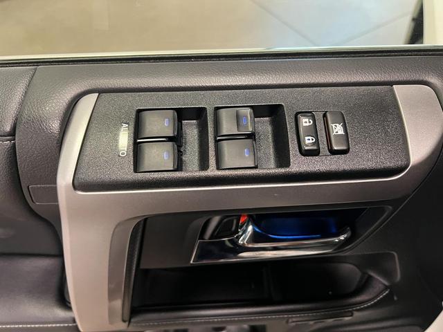 Photo of 2022 Blizzard Pearl Toyota 4Runner