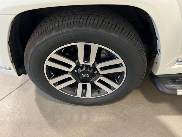 Photo of 2022 Blizzard Pearl Toyota 4Runner
