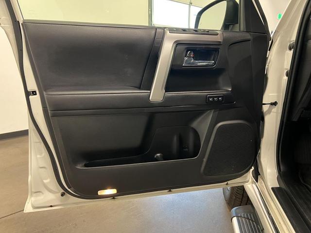 Photo of 2022 Blizzard Pearl Toyota 4Runner