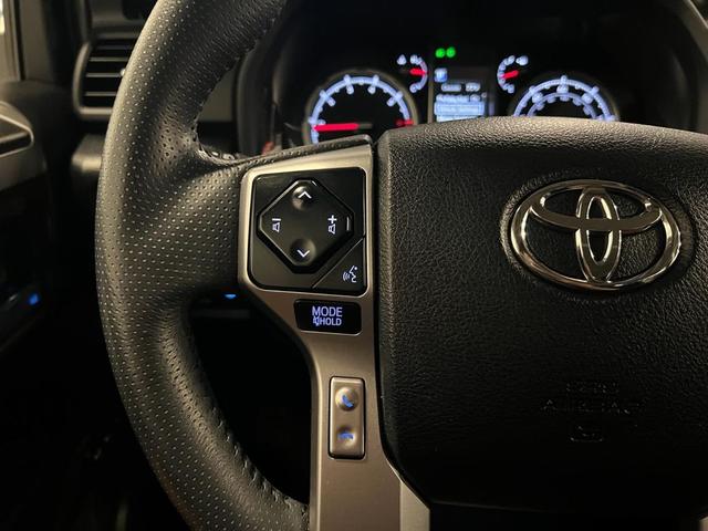 Photo of 2022 Blizzard Pearl Toyota 4Runner