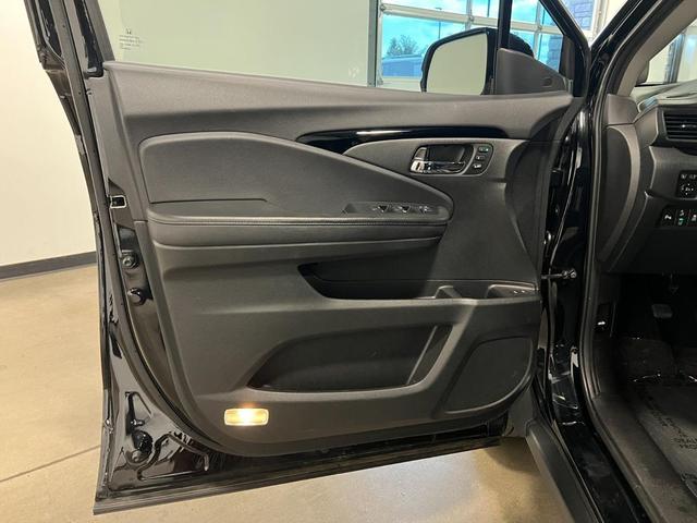 Photo of 2021 Crystal Black Pearl Honda Pilot