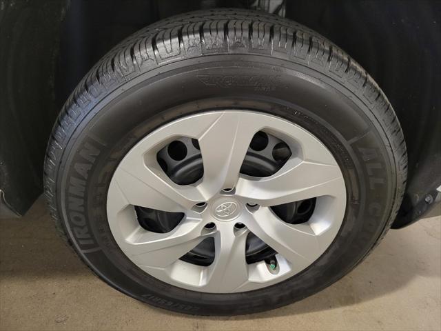 Photo of 2023 Ice Cap Toyota RAV4
