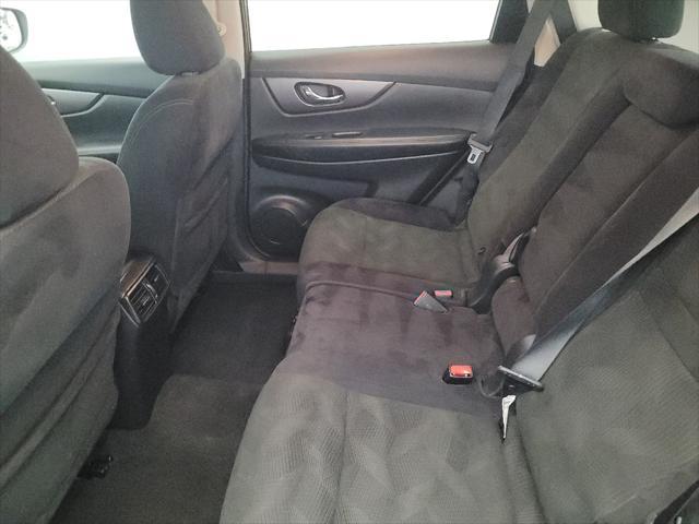 Photo of 2016 Gun Metallic Nissan Rogue