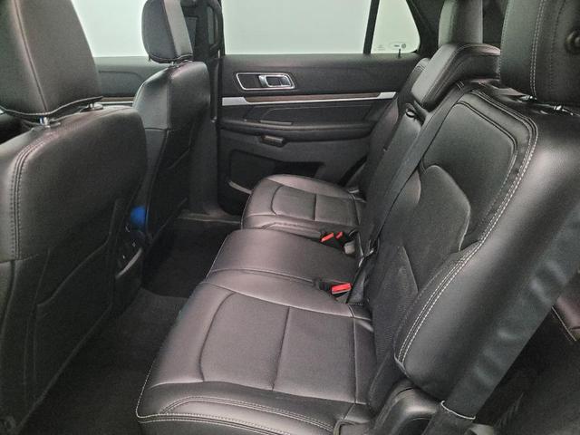 Photo of 2018 White Platinum Metallic Tri-Coat Ford Explorer