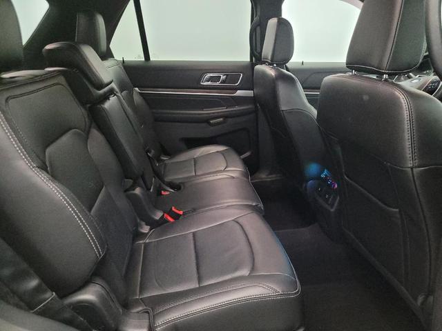 Photo of 2018 White Platinum Metallic Tri-Coat Ford Explorer