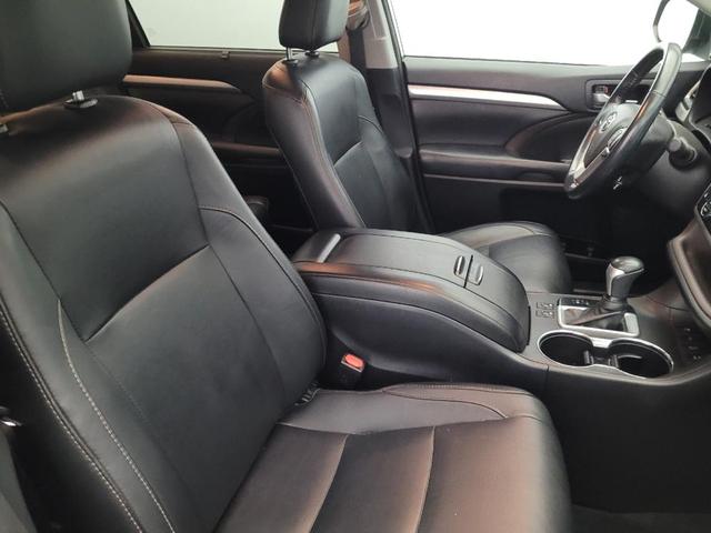 Photo of 2018 Predawn Gray Mica Toyota Highlander