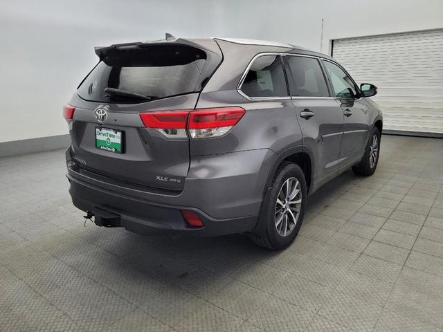 Photo of 2018 Predawn Gray Mica Toyota Highlander