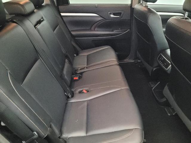 Photo of 2018 Predawn Gray Mica Toyota Highlander