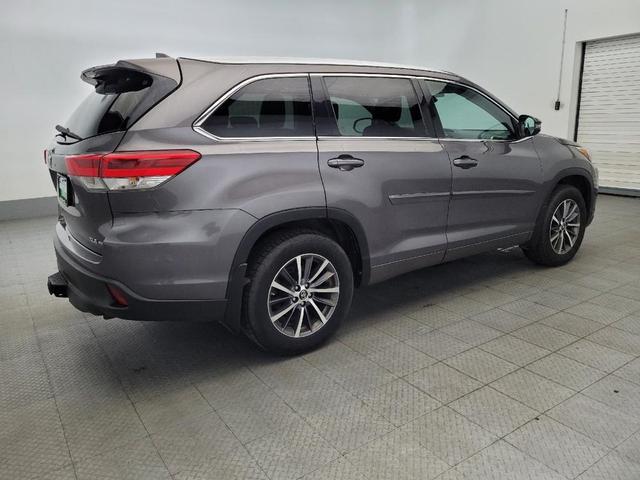 Photo of 2018 Predawn Gray Mica Toyota Highlander