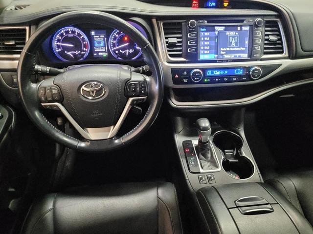 Photo of 2018 Predawn Gray Mica Toyota Highlander