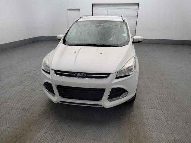 Photo of 2016 White Platinum Metallic Tri-Coat Ford Escape