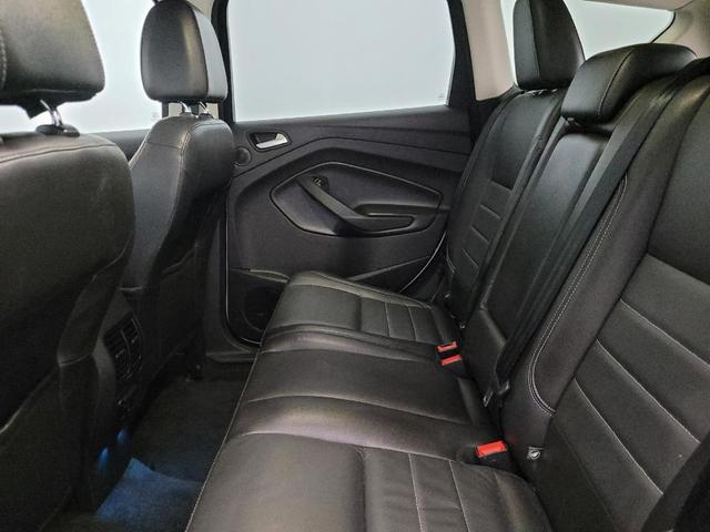 Photo of 2016 White Platinum Metallic Tri-Coat Ford Escape