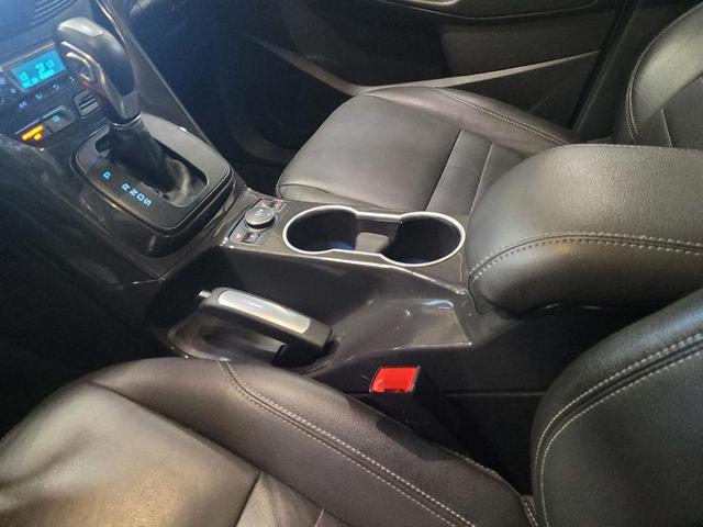 Photo of 2016 White Platinum Metallic Tri-Coat Ford Escape