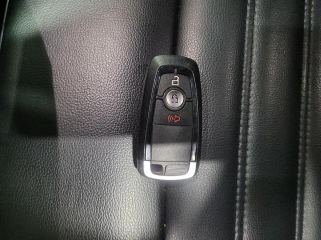 Photo of 2024 Agate Black Metallic Ford Edge