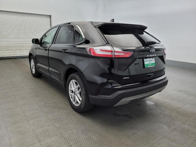Photo of 2024 Agate Black Metallic Ford Edge