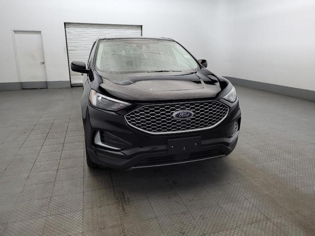 Photo of 2024 Agate Black Metallic Ford Edge