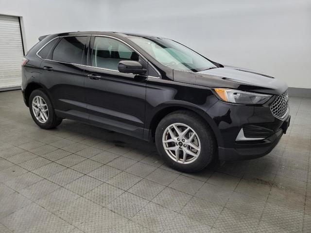 Photo of 2024 Agate Black Metallic Ford Edge
