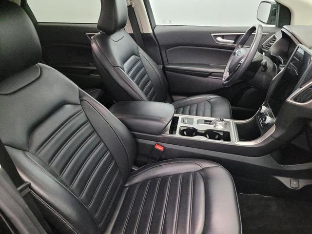 Photo of 2024 Agate Black Metallic Ford Edge
