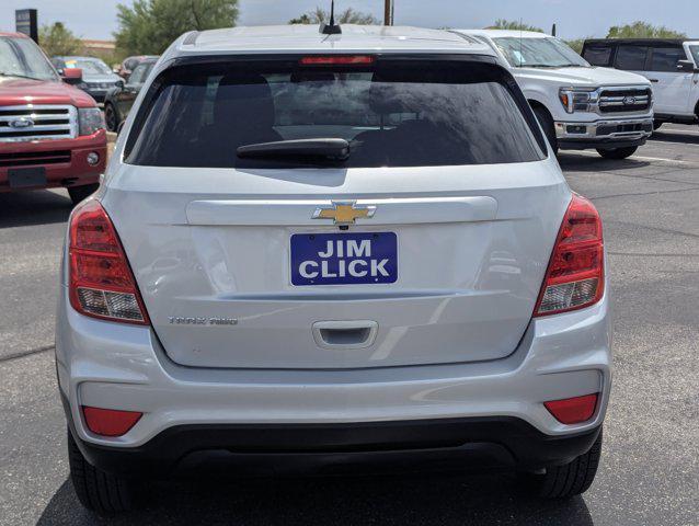 Photo of 2022 Silver Ice Metallic Chevrolet Trax