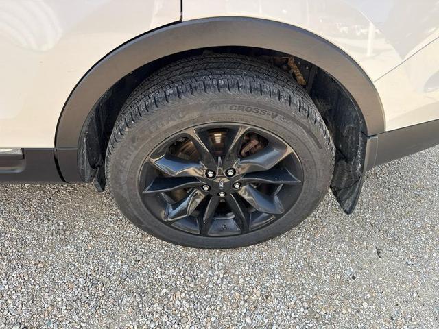 Photo of 2014 White Platinum Metallic Tri-Coat Ford Explorer