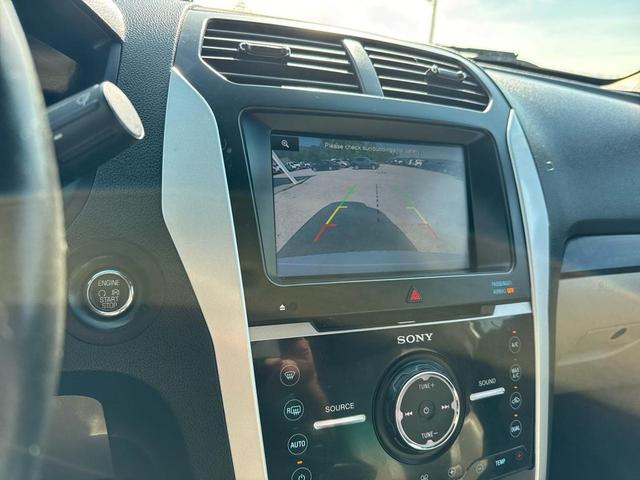Photo of 2014 White Platinum Metallic Tri-Coat Ford Explorer