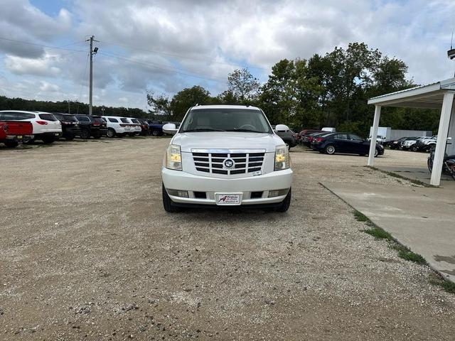 Photo of 2007 White Diamond Cadillac Escalade EXT
