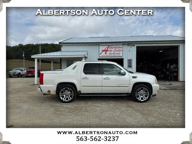 Photo of 2007 White Diamond Cadillac Escalade EXT
