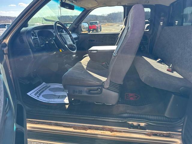 Photo of 2001 Brown Dodge Ram 1500