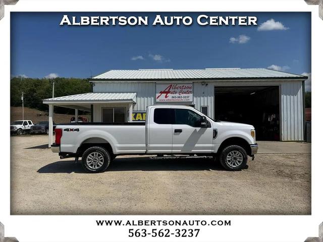 Photo of 2017 White Ford F-250