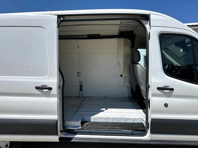 Photo of 2016 Oxford White Ford Transit-250