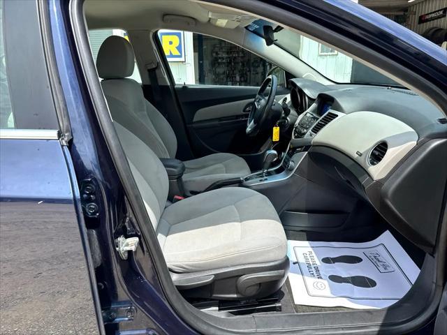 Photo of 2011 Blue Chevrolet Cruze