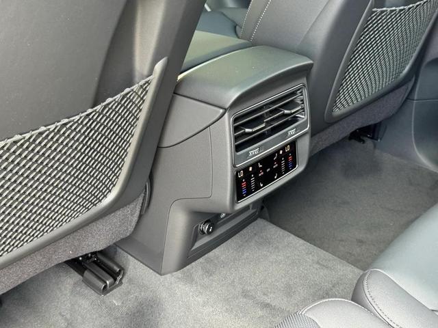 Photo of 2025 Mythos Black Audi Q7