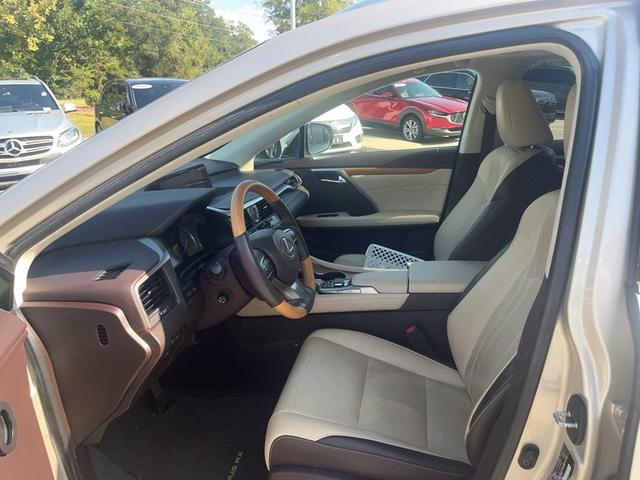 Photo of 2019 Cashmere Metallic Lexus RX 350