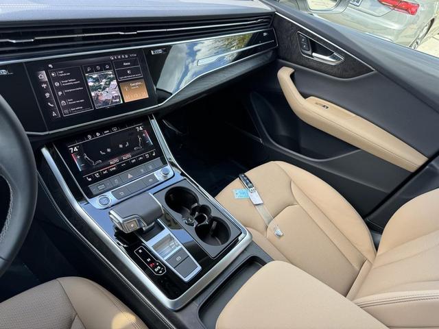 Photo of 2025 Glacier White Metallic Audi Q8