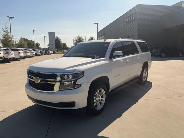 Photo of 2017 White Chevrolet Suburban
