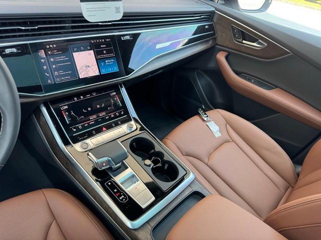 Photo of 2025 Glacier White Metallic Audi Q8