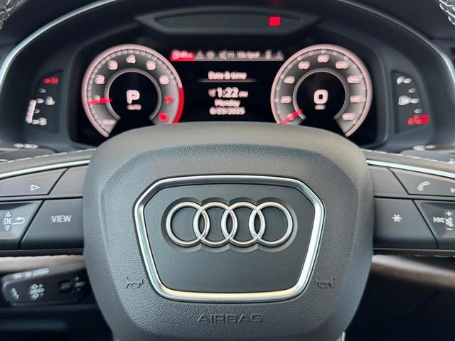 Photo of 2025 Glacier White Metallic Audi Q8