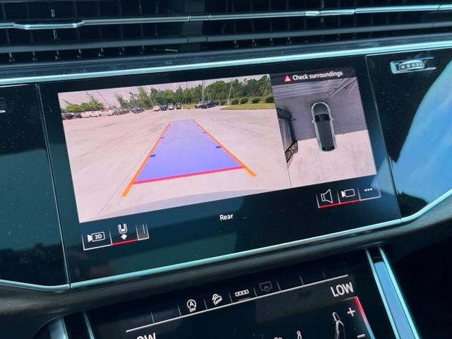 Photo of 2025 Glacier White Metallic Audi Q8