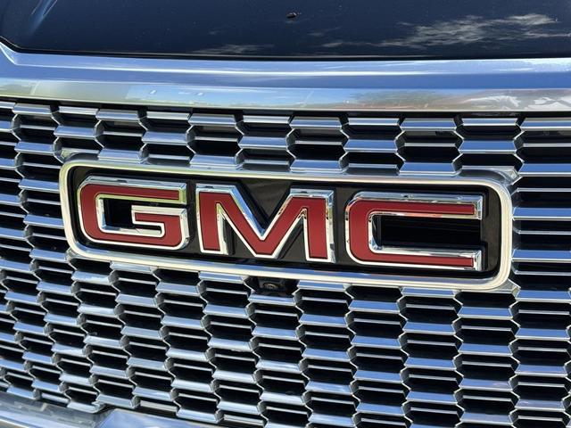 Photo of 2024 Onyx Black GMC Yukon