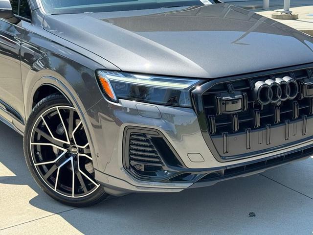 Photo of 2025 Samurai Gray Audi Q7