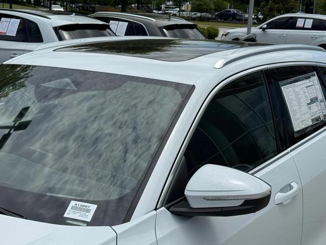 Photo of 2025 Glacier White Metallic Audi Q5